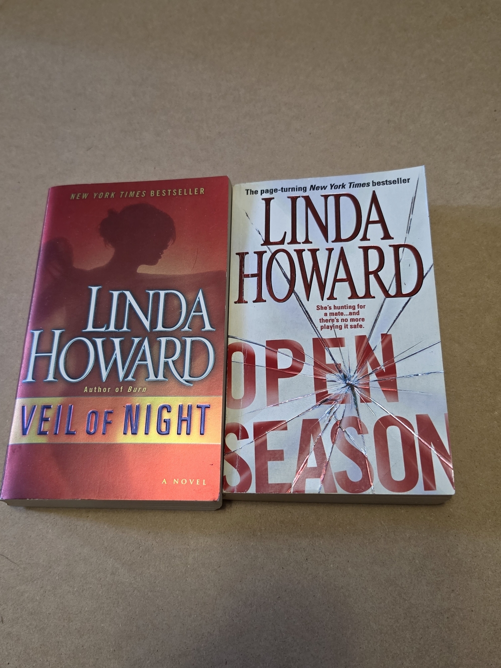 Linda Howard 2‑Book Set – Open Season + Veil of Night (Romantic Suspense)